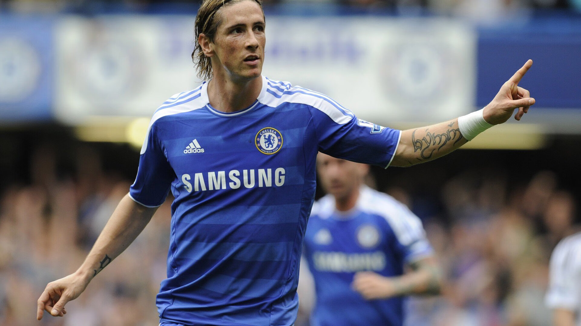 全黑队的速度和耐力让他们在比赛中始终占据优势，全黑队战舞