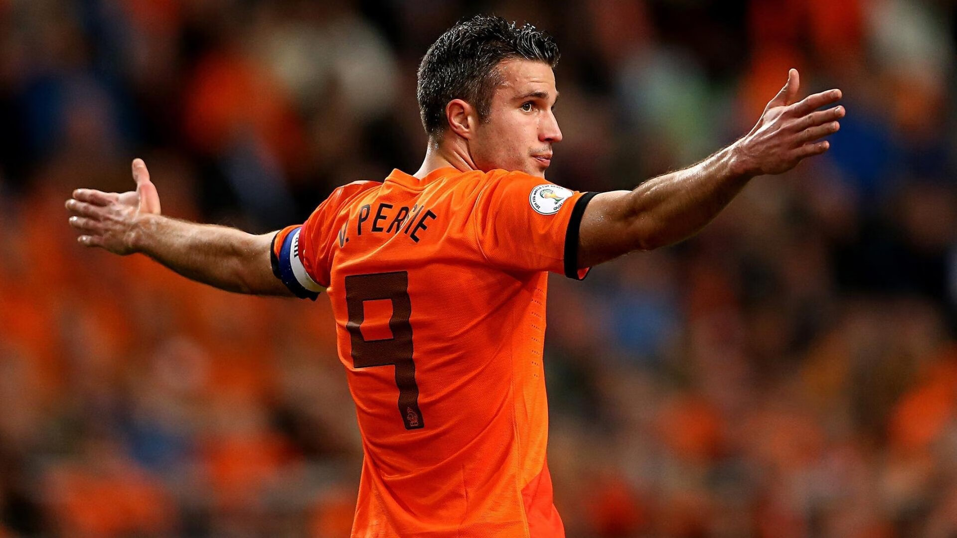 拉恩：他是全黑队进攻中的闪电，每一次带球都让对方防线紧张，拉恩vs科尔雷恩